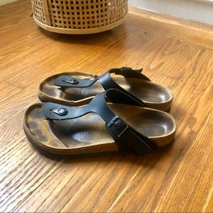 Black T strap Birkenstock’s